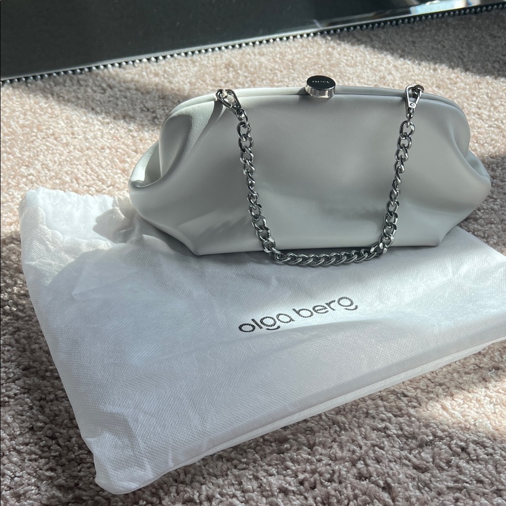 Olga Berg Silver Chain White Clutch